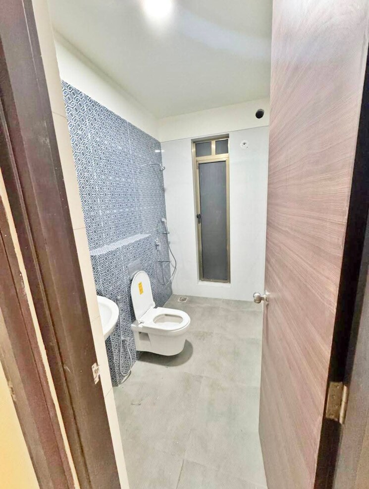 Bathroom, rajesh-raj-infinia 3 Bedroom 1585 Sq.Ft. Apartment In Malad West Mumbai 9188132