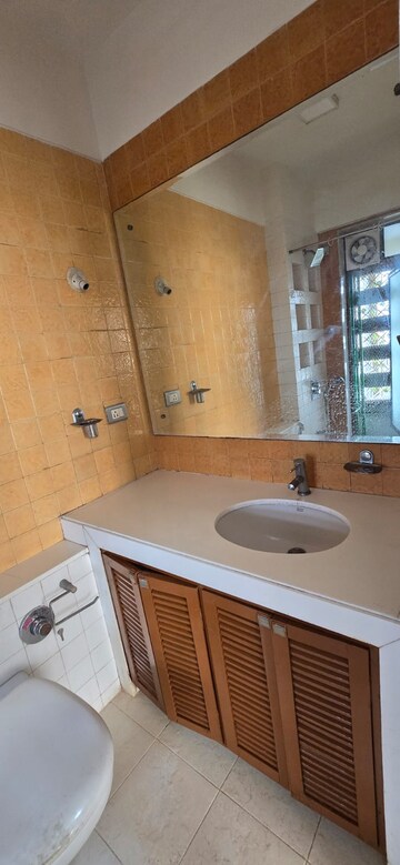 Furnished Amenities in 3 BHK Apartment at Zahra Tower, Worli – for Rent