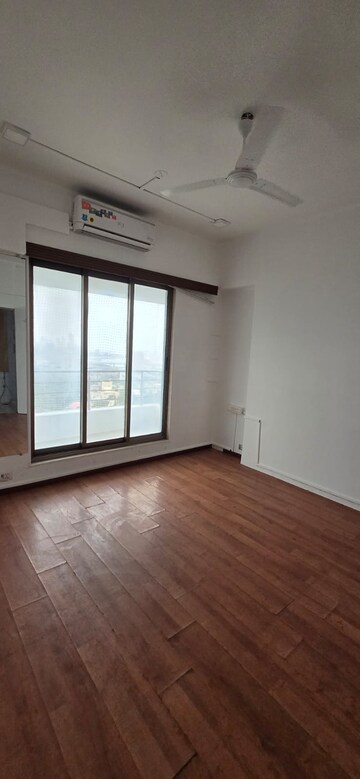 Room in 3 BHK Apartment at Zahra Tower, Worli – for Rent