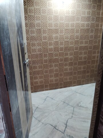 Balcony in 1.5 BHK Independent House at RWA Apartments Sector 27, Sector 27 – for Rent