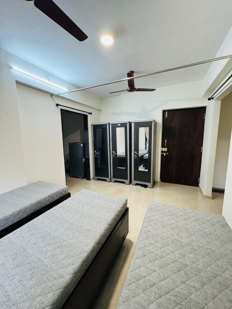 Bedroom, andheri east Pg For Boys In Andheri East 9188160
