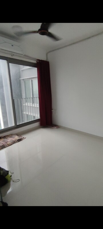 Room in 2 BHK Apartment at Sunteck City Avenue 4, Goregaon West – for Rent
