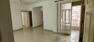 Room in 2 BHK Apartment at Supertech Cape Town, Sector 74 – for Rent