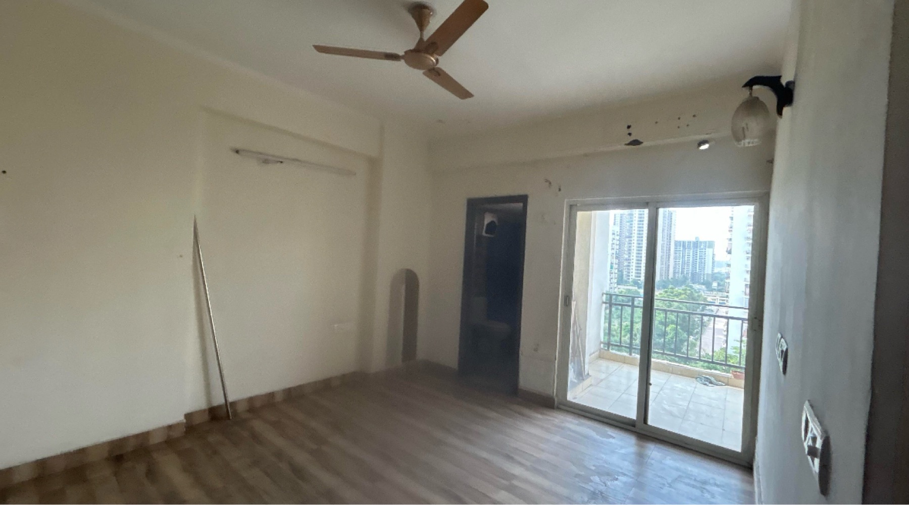 2 BHK Apartment For Sale in Supertech Cape Town