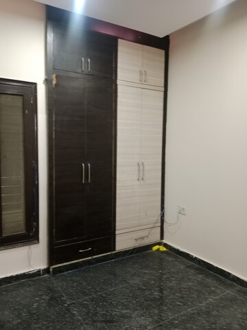 Room in 3 BHK Builder Floor at Ansals Sushant City – for Rent