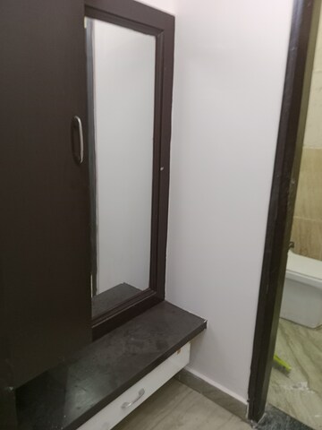 Room in 3 BHK Builder Floor at Ansals Sushant City – for Rent