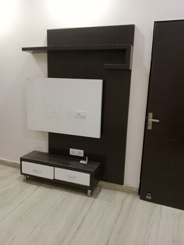 Furnished Amenities in 3 BHK Builder Floor at Ansals Sushant City – for Rent