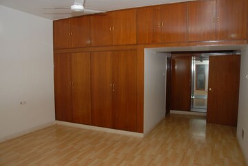 Room in 6 BHK Independent House at Indiranagar – for Sale