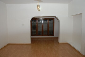 Furnished Amenities in 6 BHK Independent House at Indiranagar – for Sale