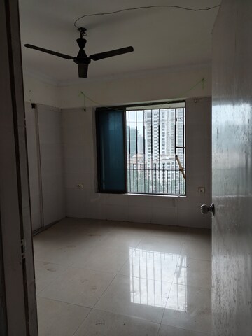 Room in 2 BHK Apartment at Mohid Heights, Andheri West – for Rent