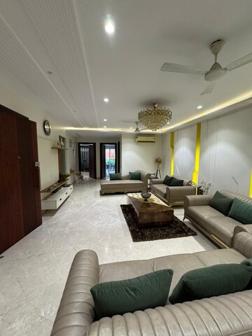 3 BHK Apartment For Rent in Navbharat Apartments, Paschim Vihar