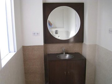 Bathroom in 2 BHK Builder Floor at Safdarjung Enclave – for Rent