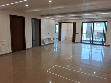 Living Room in 4 BHK Builder Floor at Sector 57 – for Rent