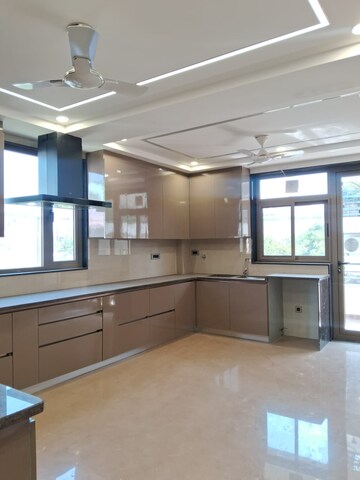 Kitchen in 4 BHK Builder Floor at Sector 57 – for Rent