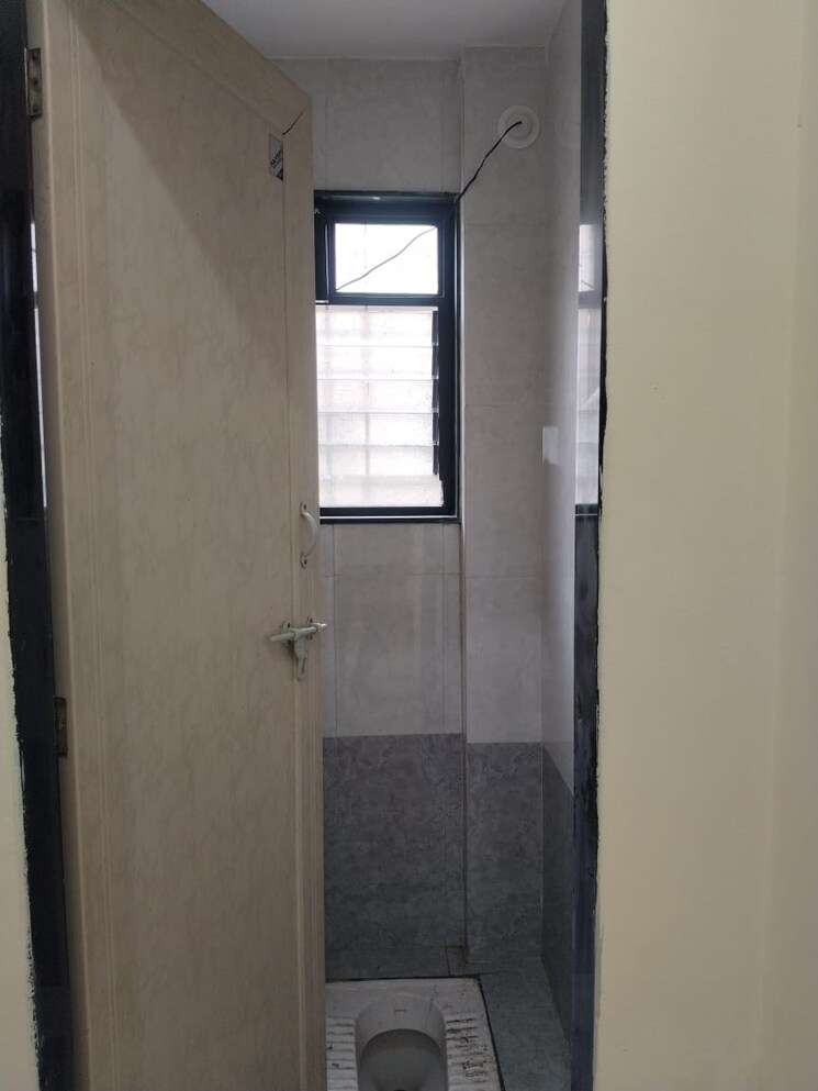 Bathroom, meena-apartments-tingre-nagar 2 Bedroom 850 Sq.Ft. Apartment In Tingre Nagar Pune 9188276