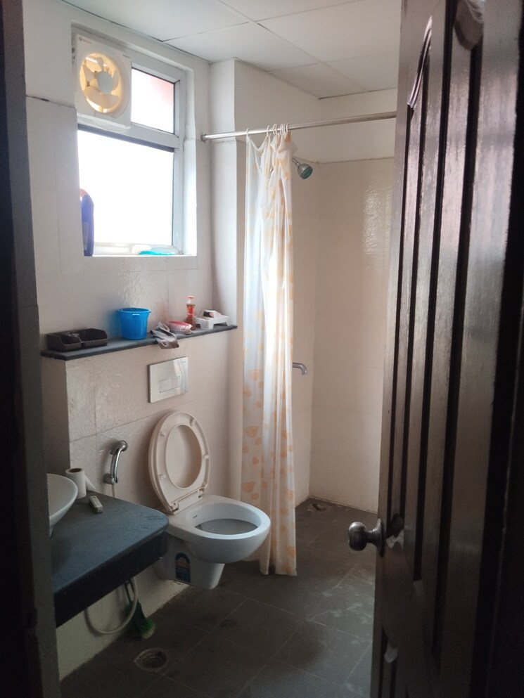 Bathroom, bbd-green-city-sun-breeze-apartments 3.5 Bedroom 1955 Sq.Ft. Apartment In Gomti Nagar Lucknow 9188289