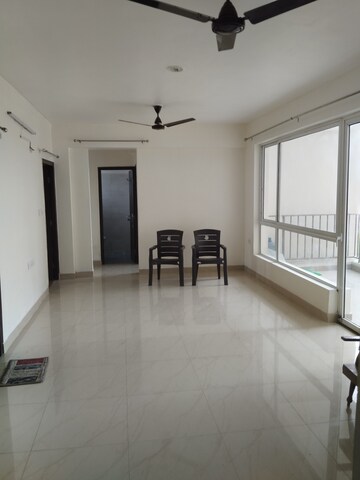 Room in 3.5 BHK Apartment at BBD Green City Sun Breeze Apartments, Gomti Nagar – for Rent
