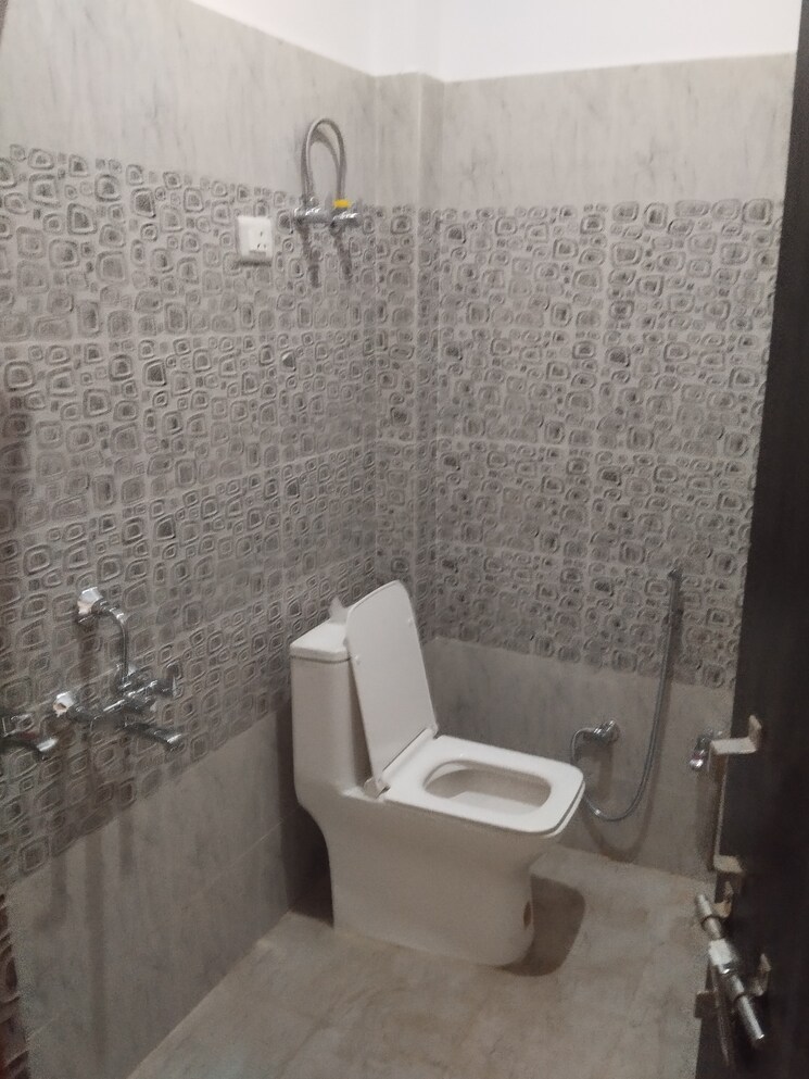 Bathroom, gomti nagar 2 Bedroom 1250 Sq.Ft. Independent House In Gomti Nagar Lucknow 9188295