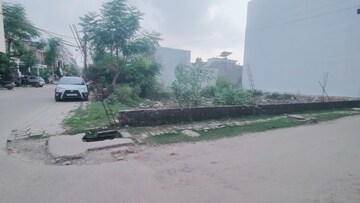  Plot – Garden View at Gomti Nagar - for Rent