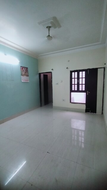 Room in 2 BHK Independent House at Gomti Nagar – for Rent