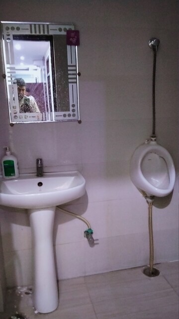 Bathroom in 2 BHK Independent House at Gomti Nagar – for Rent