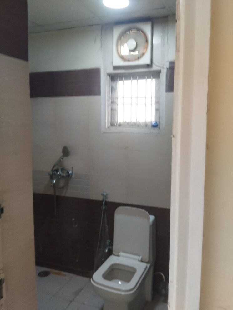 Bathroom, bbd-green-city-sun-breeze-apartments 3 Bedroom 1705 Sq.Ft. Apartment In Gomti Nagar Lucknow 9188329