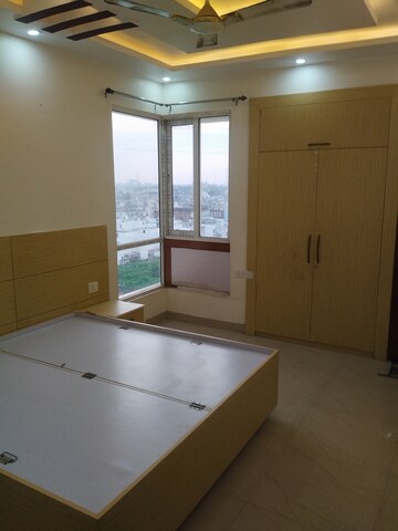 Room in 3 BHK Apartment at BBD Green City Sun Breeze Apartments, Gomti Nagar – for Rent