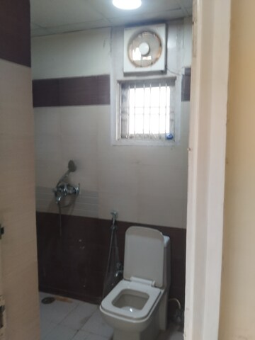 Bathroom in 4 BHK Apartment at Parsvnath Royale Floors, Uattardhona – for Rent