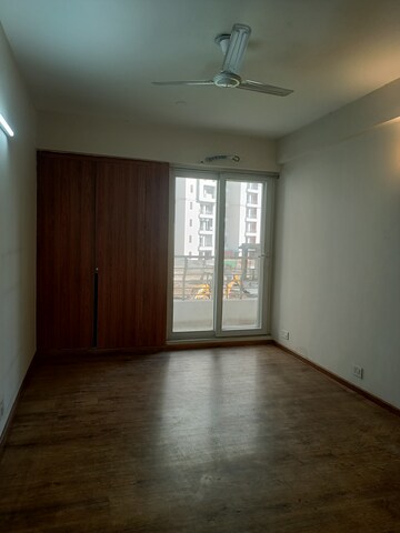 Room in 4 BHK Apartment at 3C Lotus Panache, Sector 110 – for Rent