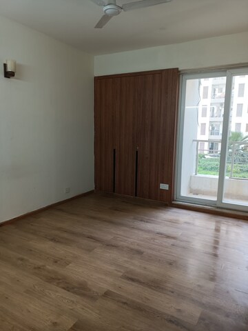 Room in 4 BHK Apartment at The 3C Lotus Panache, Sector 110 – for Rent