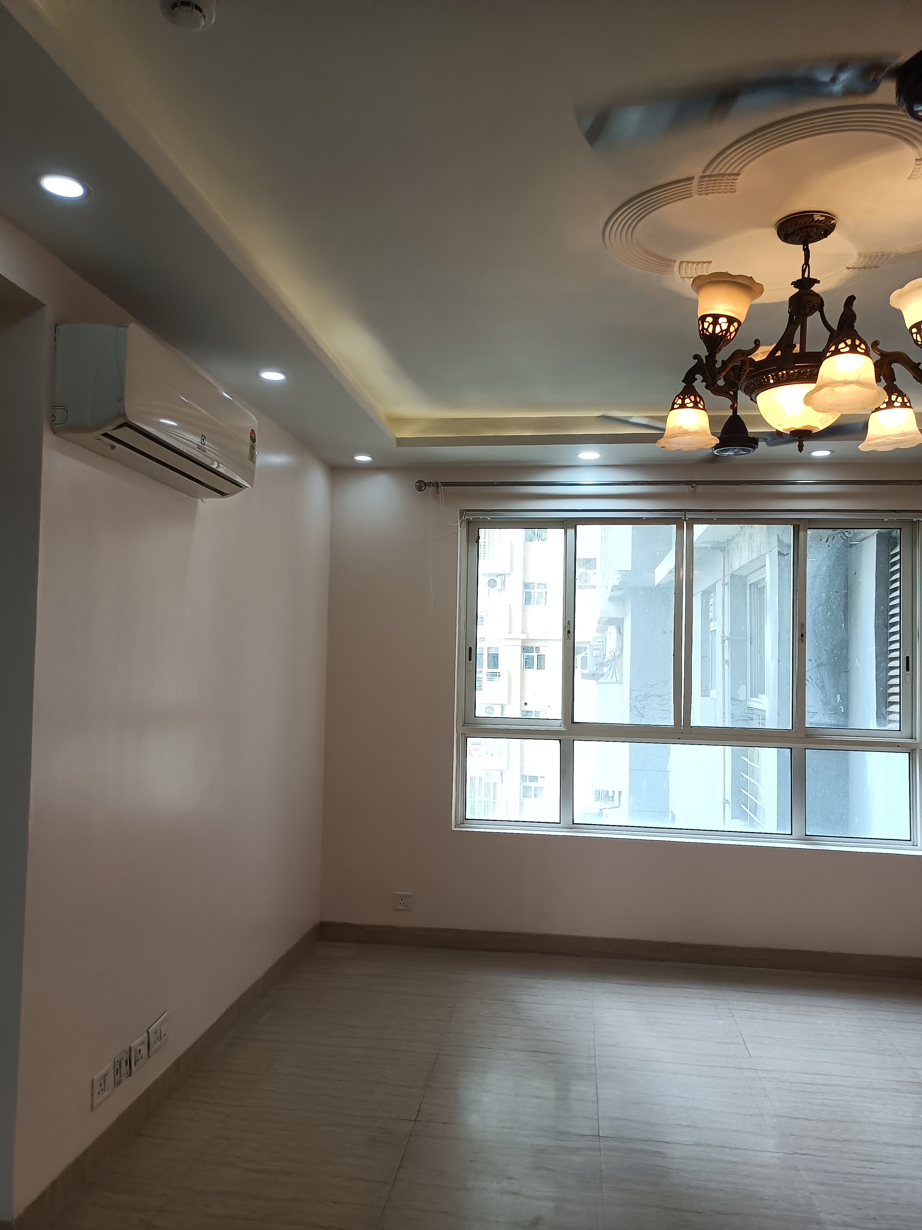 4 BHK + Servant Room Apartment For Rent in 3C Lotus Boulevard Espacia
