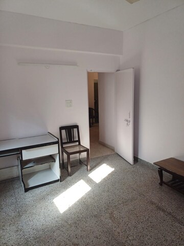 Room in 2 BHK Apartment at Mayur Vihar Phase 1 – for Rent
