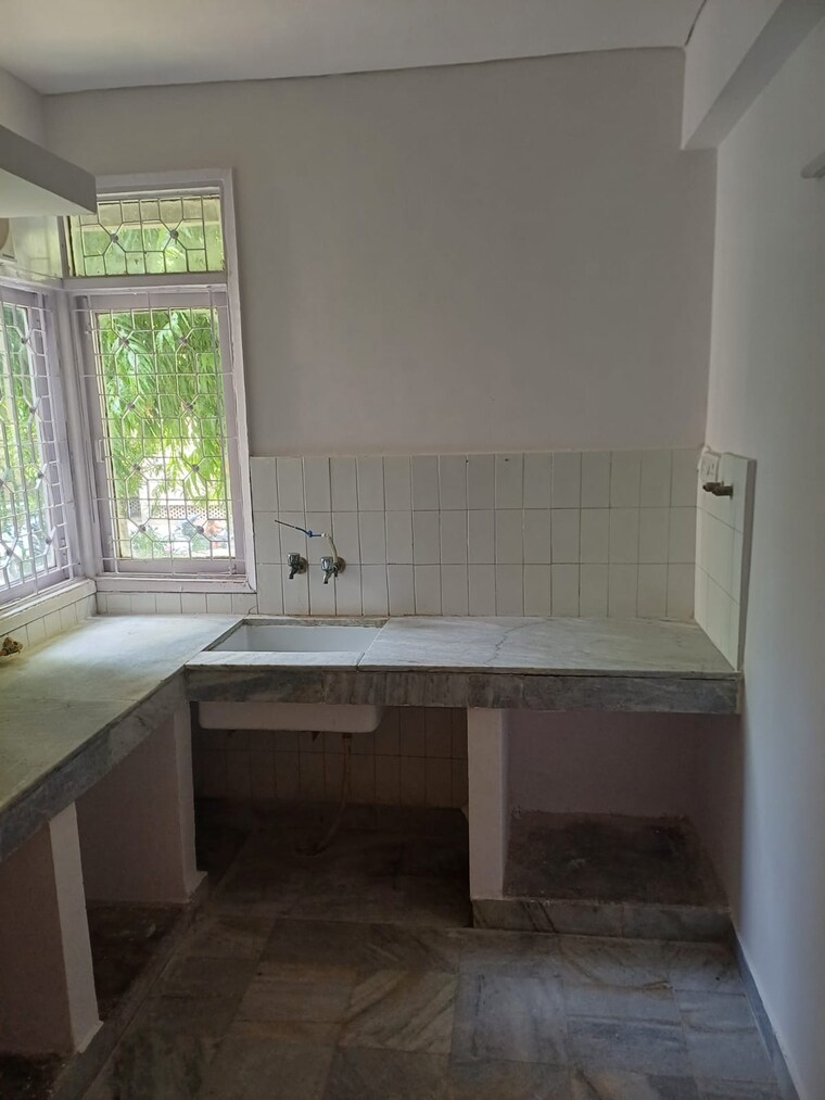 Kitchen, mayur vihar 1 2 Bedroom 900 Sq.Ft. Apartment In Mayur Vihar 1 Delhi 9188422