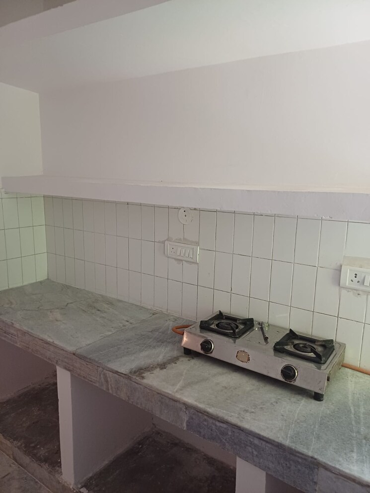 Kitchen, mayur vihar phase 1 2 Bedroom 900 Sq.Ft. Apartment In Mayur Vihar Phase 1 Delhi 9188422