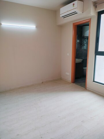 Room in 3 BHK Apartment at M3M Sky City, Sector 65 – for Rent