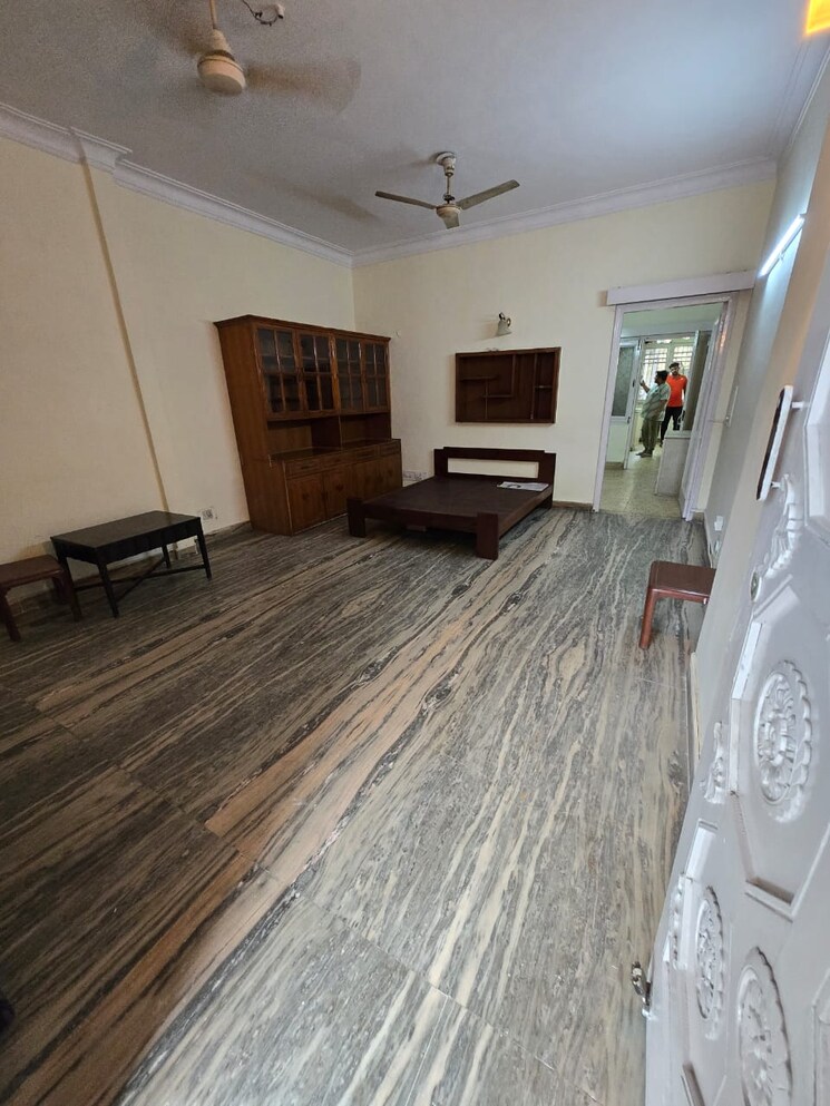  Parking, lajpat nagar 4 2 Bedroom 1000 Sq.Ft. Builder Floor In Lajpat Nagar 4 Delhi 9188428