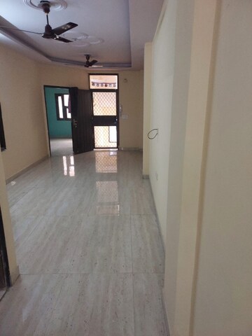 Room in 2 BHK Builder Floor at Dev Nagar – for Rent