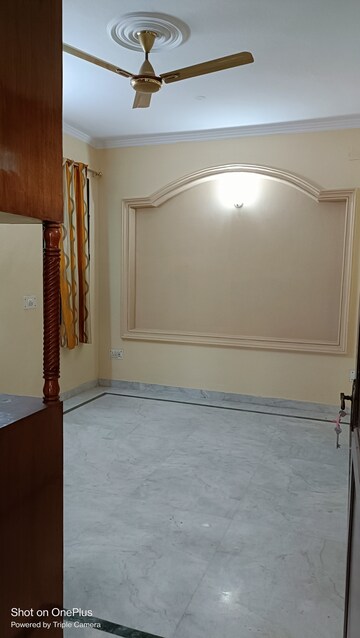 Room in 3 BHK Builder Floor at Ashoka Enclave – for Rent