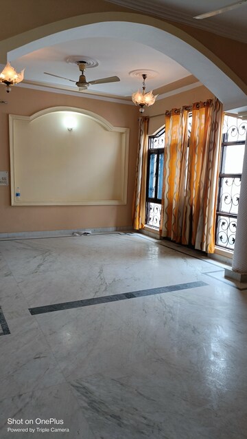 Room in 3 BHK Builder Floor at Ashoka Enclave – for Rent