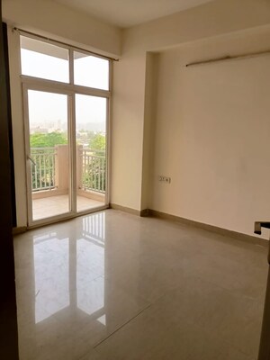 Room in 3 BHK Apartment at Hawelia Valencia Homes, Sector 1 Greater Noida – for Sale