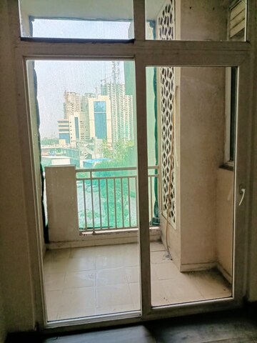 Room in 3 BHK Apartment at Hawelia Valencia Homes, Sector 1 Greater Noida – for Sale