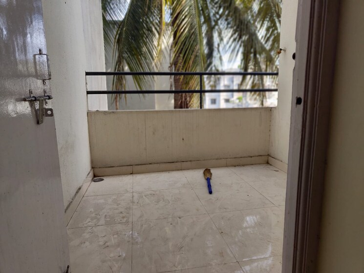 Bathroom, manibandh-park-chs 2 Bedroom 1000 Sq.Ft. Apartment In Anand Nagar Pune 9188533