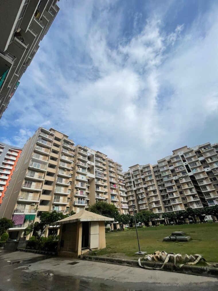 Exterior View, signature-global-park 2 Bedroom 745 Sq.Ft. Apartment In Sohna Sector 36 Gurgaon 9188572