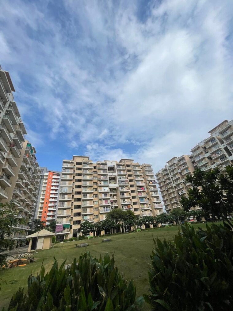Exterior View, signature-global-park 2 Bedroom 745 Sq.Ft. Apartment In Sohna Sector 36 Gurgaon 9188572