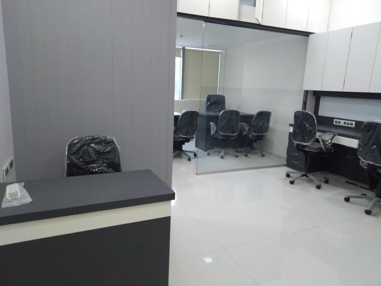 Team Area, south tukoganj Commercial Office Space 1400 Sq.Ft. In South Tukoganj Indore 9188560