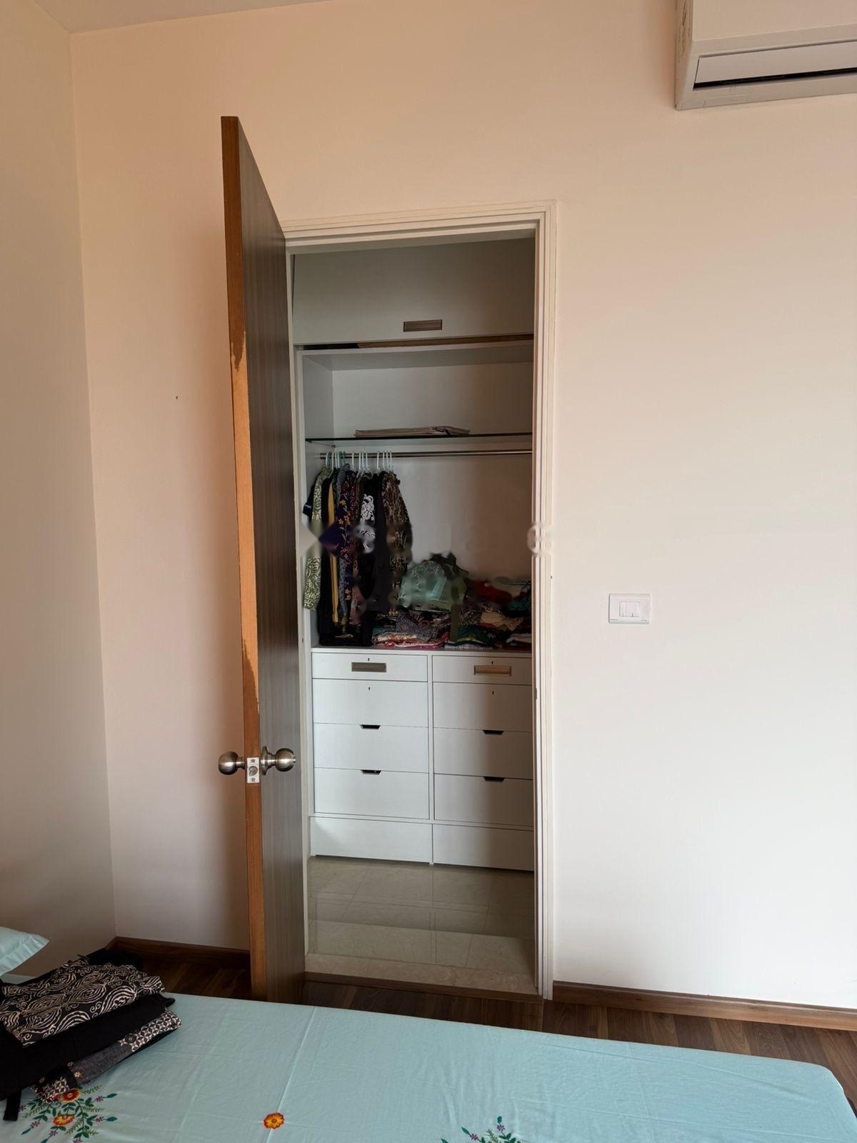 2 BHK Apartment For Rent in L&T Crescent Bay T2