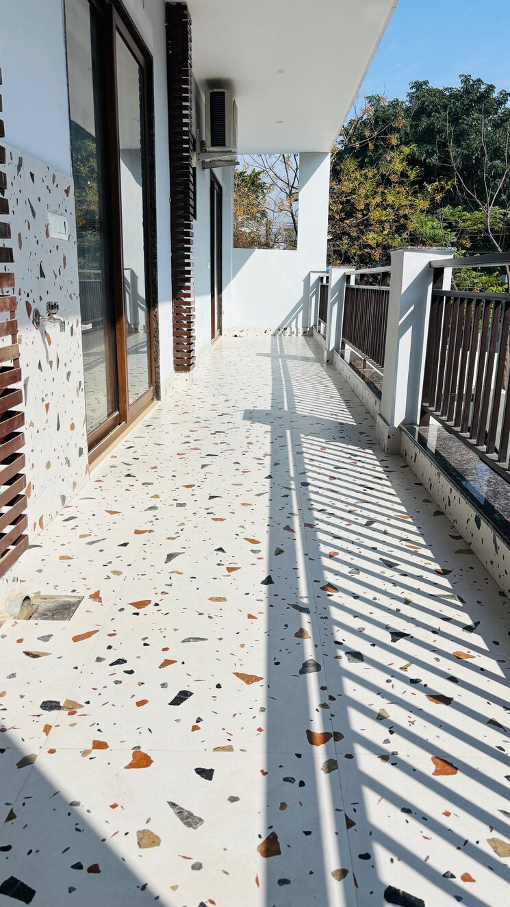 Balcony, palam vihar 4 Bedroom 520 Sq.Yd. Builder Floor In Palam Vihar Gurgaon 9188638