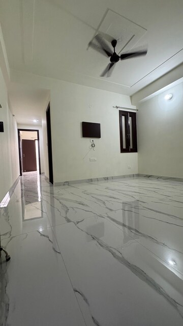 Living Room in 1 BHK Builder Floor at Palm Residency Chhatarpur, Chattarpur – for Rent