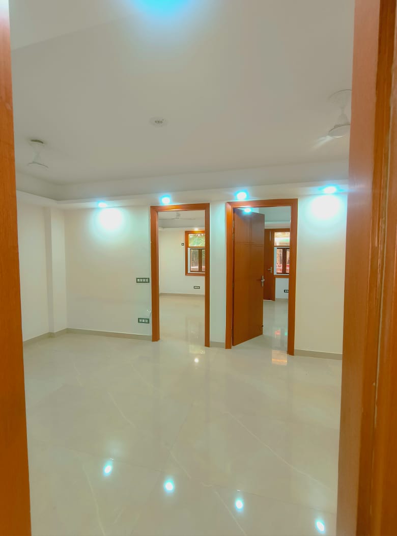 2 BHK Builder Floor For Rent in Saket