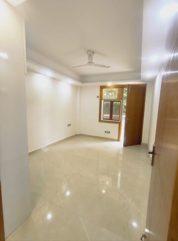 Room in 2 BHK Builder Floor at Saket – for Rent